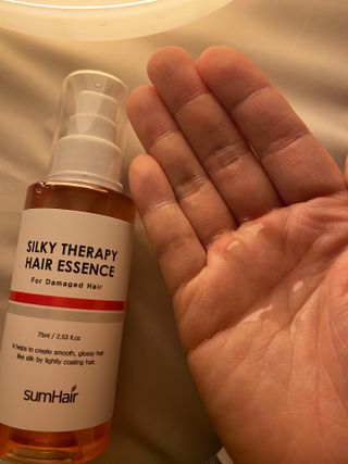 썸헤어 / SUMHAIR 썸헤어 실키 테라피 헤어 에센스 — 2.5점을 준 리뷰어가 2021년 4월 올린 사용 사진