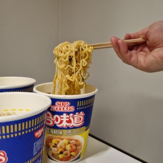 NISSIN 닛신 컵누들  4종 - 씨푸드오리지날, 씨푸드 스파이시, 씨푸드 커리, 씨푸드 XO소스 — 5점을 준 리뷰어가 2022년 11월 올린 사용 사진