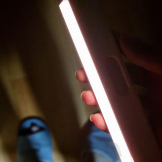 아카라 어두울 때만 켜지는 스마트 무선 센서등 — 4점을 준 리뷰어가 2021년 12월 올린 사용 사진