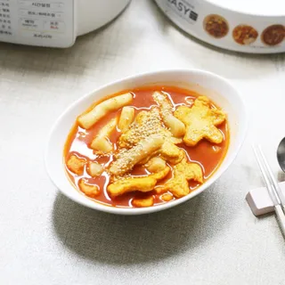 빨간키트 떡볶이 밀키트 2~3인분 매운맛 국물 떡볶이 만들기 쉬운 황금 레시피 분말 소스로 간편한 요리 — 5점을 준 리뷰어가 2021년 8월 올린 사용 사진
