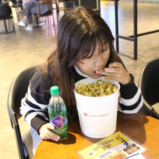 몽베스트 Montbest with Sparkling water Plain 20병 — 5점을 준 리뷰어가 2022년 10월 올린 사용 사진