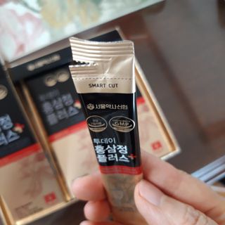서울약사신협_투데이홍삼정플러스스틱_10g x 30포 — 5점을 준 리뷰어가 2021년 6월 올린 사용 사진