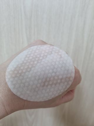 [포잇] 카카두허니씨 미백 톤업패드 190ml 60매 *1개 — 5점을 준 리뷰어가 2023년 1월 올린 사용 사진