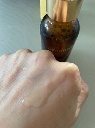 스킨큐어 산다화 비타민c 화이트닝 에센스 30ml — 4.5점을 준 리뷰어가 2023년 12월 올린 사용 사진