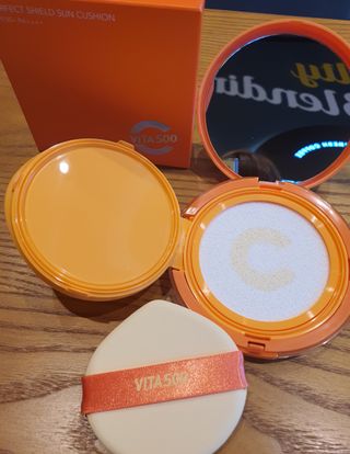 광동생활건강 MF[광동] 비타500✨주름개선·미백·SPF50+🌞퍼펙트쉴드 빅 선쿠션 본품 — 5점을 준 리뷰어가 2024년 5월 올린 사용 사진