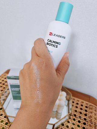 리더스코스메틱 리더스 카밍 바이오틱스 에센스 워터 — 5점을 준 리뷰어가 2021년 7월 올린 사용 사진