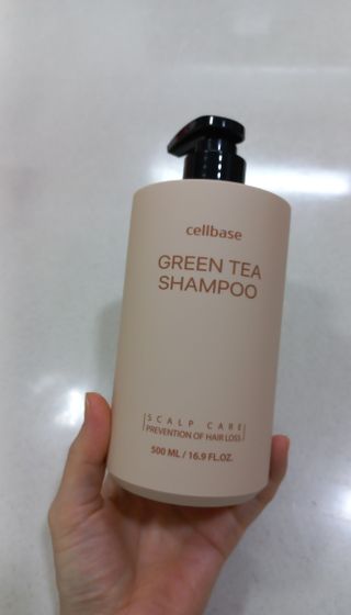 프리마인 더이상 뻣뻣하고 효과없는 탈모샴푸는 NO. 근본부터 케어하는 셀베이스 그린티샴푸(500ml) — 5점을 준 리뷰어가 2023년 2월 올린 사용 사진