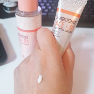 조아산코스메틱 에이스원 크림 + 에이스원 스킨 — 5점을 준 리뷰어가 2021년 11월 올린 사용 사진