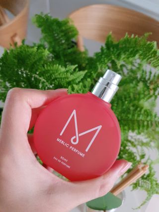 자연스러운 샴푸향이 나는 메블릭퍼퓸 케라 50ml +상큼달달한 라즈베리향이 나는 메블릭퍼퓸 라즈베리 50ml — 5점을 준 리뷰어가 2022년 9월 올린 사용 사진