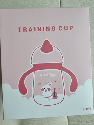 유비맘 트라이탄 코니빨대컵_컬러 랜덤 발송 — 5점을 준 리뷰어가 2021년 3월 올린 사용 사진