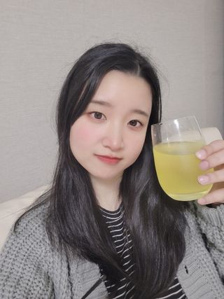 [음료수 대신 가능!]  빠르게 흡수되는 아임오 타먹는 콜라겐 1박스 — 5점을 준 리뷰어가 2023년 4월 올린 사용 사진
