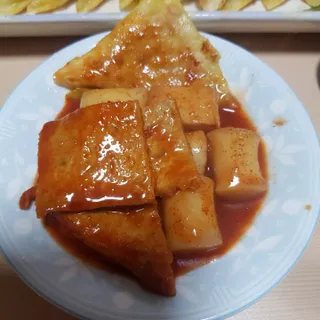 (주)성경순만두 곤약만두.콘치즈만두,삼각당면만두,당면 야끼만두,대구전통 납작만두,떡뽁이 매콤소스,달콤소스 — 5점을 준 리뷰어가 2023년 4월 올린 사용 사진