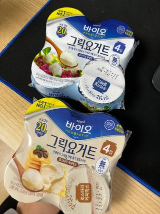매일바이오 그릭요거트 오리지널 플레인 4개, 로스터리 커피믹스 4개 — 5점을 준 리뷰어가 2021년 12월 올린 사용 사진