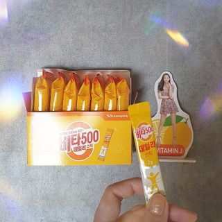 [광동제약] 비타500데일리스틱70포&굿즈3종 — 5점을 준 리뷰어가 2021년 10월 올린 사용 사진