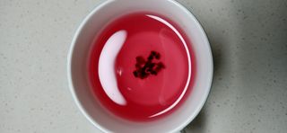마시다 매혹적인 붉은 빛이 입안 가득히, 비트루트차 — 5점을 준 리뷰어가 2021년 5월 올린 사용 사진