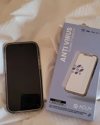 아클리브 Premium 항균 항바이러스 액정 보호필름(iPhone) — 5점을 준 리뷰어가 2022년 1월 올린 사용 사진