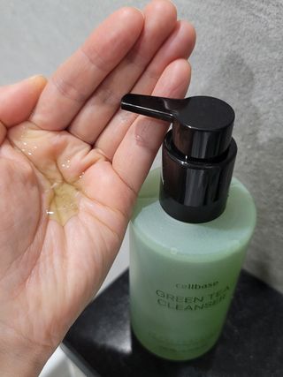 프리마인 메이크업과 들뜨는 각질까지 한방에 깐달걀로! 순하기까지한 셀베이스 그린티클렌저(200ml) — 4점을 준 리뷰어가 2023년 1월 올린 사용 사진