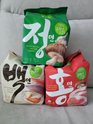 [풀무원] 자연은맛있다 정면, 백면, 홍면  세트 — 5점을 준 리뷰어가 2021년 4월 올린 사용 사진