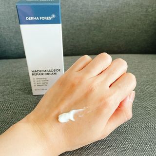 더마포레스트 마데카소사이드 리페어 크림 / 캐비아추출물 병풀추출물 시카케어 미백 주름개선 — 4점을 준 리뷰어가 2021년 7월 올린 사용 사진