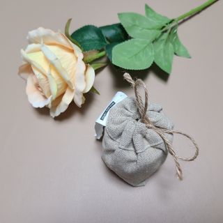 AYU25[아유트웬티파이브]다마스크로즈워터 베이스 천연 수분 촉촉 크림 — 5점을 준 리뷰어가 2021년 3월 올린 사용 사진