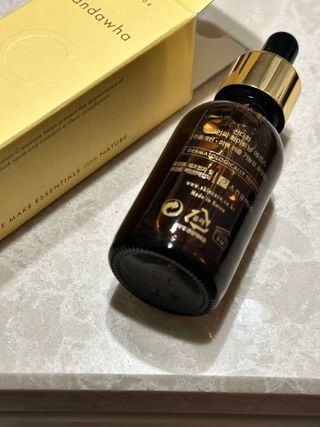스킨큐어 산다화 비타민c 화이트닝 에센스 30ml — 5점을 준 리뷰어가 2023년 10월 올린 사용 사진