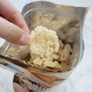 미즈꼬레아 치즈맛 누룽지크리스피 — 5점을 준 리뷰어가 2022년 3월 올린 사용 사진