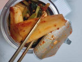 셰프애찬 알타리김치 총각김치 1kg — 5점을 준 리뷰어가 2022년 10월 올린 사용 사진