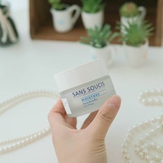 산수시 아쿠아 베네핏 24h 수부지 물광 속건조 수분크림 50ml — 5점을 준 리뷰어가 2021년 7월 올린 사용 사진