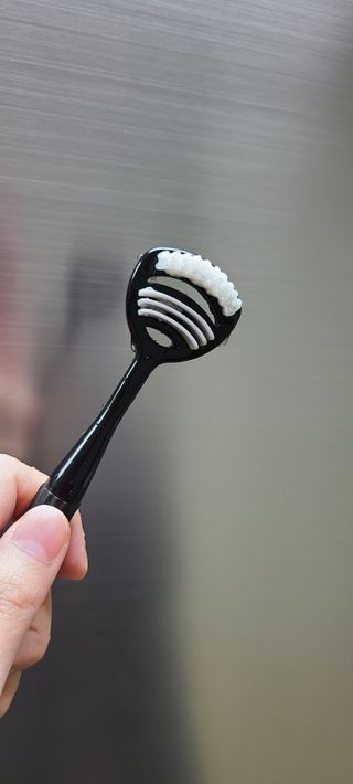 크리오 클리어스 혀백태제거 구취관리 혀클리너 — 5점을 준 리뷰어가 2021년 3월 올린 사용 사진