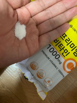 서울약사신협 프리미엄 비타민C 1,000mg_2.5g x 50포 — 5점을 준 리뷰어가 2021년 10월 올린 사용 사진