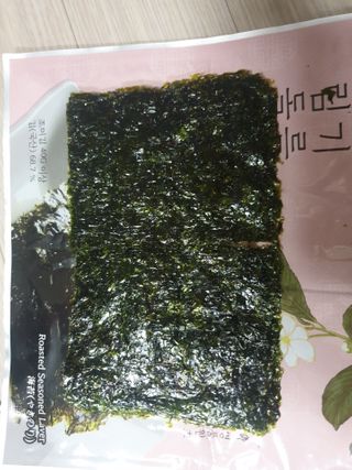 [해림맛김] 들기름에 구운 바삭바삭 김 4종 세트 + 1종 랜덤발송 총5개입 — 5점을 준 리뷰어가 2021년 2월 올린 사용 사진