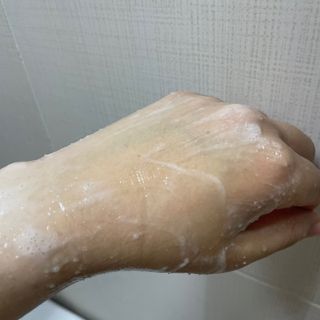 닥터시드 페퍼민트 앤 레몬 비건 비듬케어 쿨 탈모 두피 스크럽 샴푸 — 4.5점을 준 리뷰어가 2024년 7월 올린 사용 사진