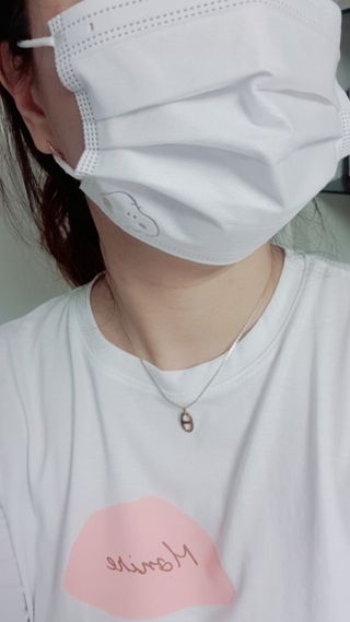 JHWORLD 스누피 마스크 정품 스누피 KF-AD 국내 비말차단 아동용 성인용 일회용 덴탈마스크 50매 — 5점을 준 리뷰어가 2021년 6월 올린 사용 사진