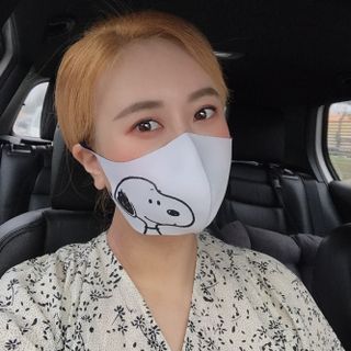 JHWORLD 스누피 마스크 정품 스누피 에어로실버 국산 빨아쓰는 3D 패션마스크 1매입 — 5점을 준 리뷰어가 2021년 9월 올린 사용 사진