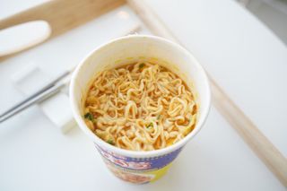 NISSIN 닛신 컵누들  4종 - 씨푸드오리지날, 씨푸드 스파이시, 씨푸드 커리, 씨푸드 XO소스 — 4.5점을 준 리뷰어가 2021년 12월 올린 사용 사진