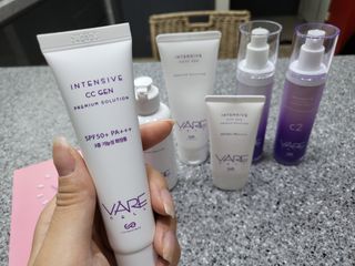 바르셀 톤업선크림 미백 메이크업베이스 CC크림 인텐시브 씨씨 젠 30ml — 4점을 준 리뷰어가 2021년 11월 올린 사용 사진