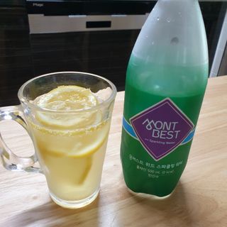 몽베스트 Montbest with Sparkling water Plain 20병 — 5점을 준 리뷰어가 2022년 6월 올린 사용 사진