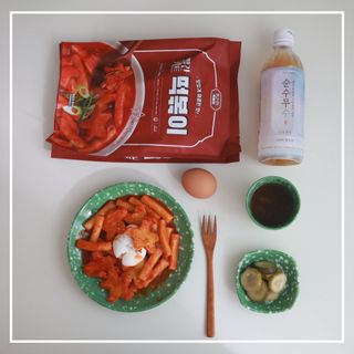 빨간키트 떡볶이 밀키트 2~3인분 매운맛 국물 떡볶이 만들기 쉬운 황금 레시피 분말 소스로 간편한 요리 — 5점을 준 리뷰어가 2021년 8월 올린 사용 사진