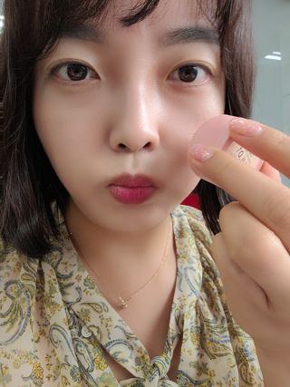 [크리스앤릴리] 돔-글 컨투어링 블러셔 — 4점을 준 리뷰어가 2022년 8월 올린 사용 사진