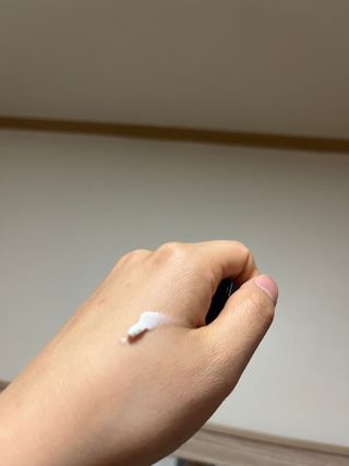 러브모아 향수 고체향수 승무원 고체향수 바르는 향수 니치향수 도손 우드세이지 앤 씨솔트 — 5점을 준 리뷰어가 2022년 11월 올린 사용 사진