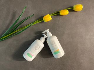 mom e 맘이 내추럴 베이비 케어 샴푸앤바스+로션 — 5점을 준 리뷰어가 2021년 1월 올린 사용 사진