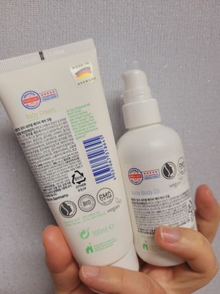 mom e 맘이 내추럴 베이비 케어 크림+바디오일 — 5점을 준 리뷰어가 2021년 1월 올린 사용 사진