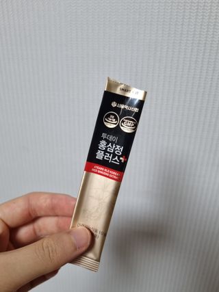 서울약사신협_투데이홍삼정플러스스틱_10g x 30포 — 5점을 준 리뷰어가 2021년 7월 올린 사용 사진