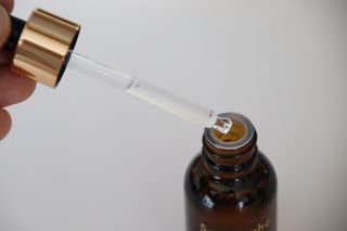 스킨큐어 산다화 비타민c 화이트닝 에센스 30ml — 5점을 준 리뷰어가 2023년 10월 올린 사용 사진