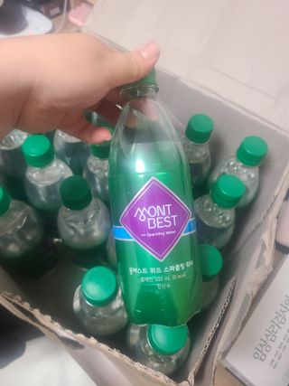 몽베스트 Montbest with Sparkling water Plain 20병 — 5점을 준 리뷰어가 2022년 6월 올린 사용 사진