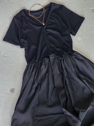 다운블로우 ~플레어 레이어드 민소매 드레스 봄 여름 가을 슬리브리스 반팔 롱 원피스 — 5점을 준 리뷰어가 2025년 6월 올린 사용 사진
