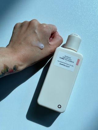 로우퀘스트 베리어 인핸싱 토너투에센스 200ml — 5점을 준 리뷰어가 2023년 10월 올린 사용 사진