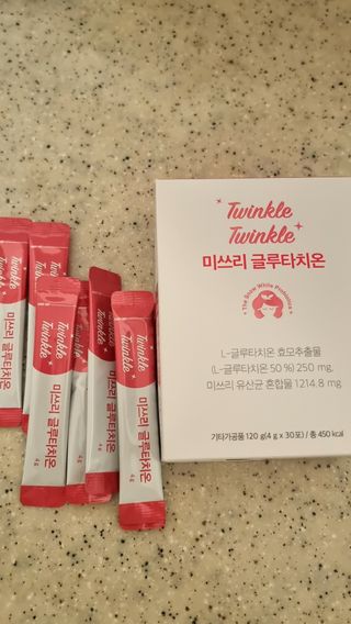 메디포스트 모비타 미쓰리 글루타치온 30포 — 5점을 준 리뷰어가 2022년 12월 올린 사용 사진