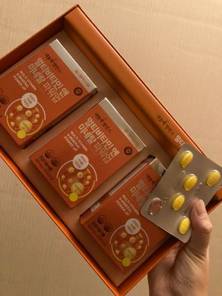 서울약사신협_내몸애발란스멀티비타민앤미네랄파워업_800mg x 90정 — 5점을 준 리뷰어가 2021년 8월 올린 사용 사진