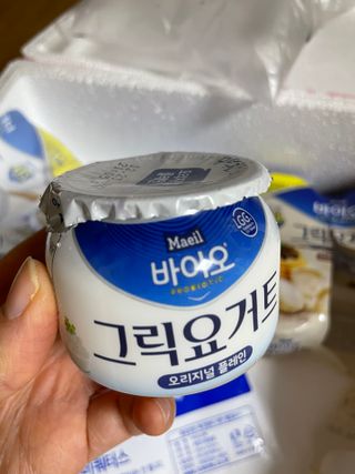 매일바이오 그릭요거트 오리지널 플레인 4개, 로스터리 커피믹스 4개 — 5점을 준 리뷰어가 2021년 12월 올린 사용 사진